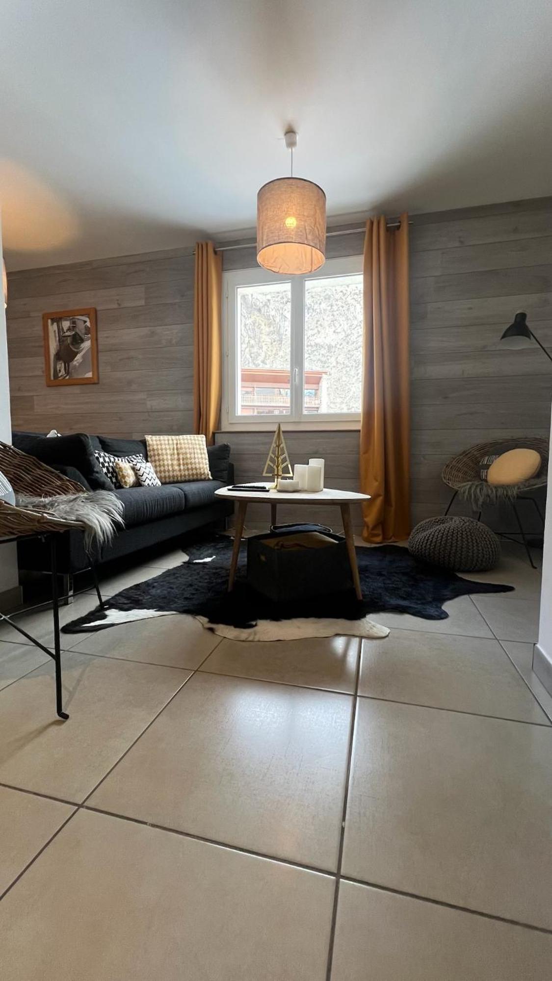 Jaune Genepi - 4 Personnes - 49M2 Et 17M2 Terrasse Valloire Buitenkant foto