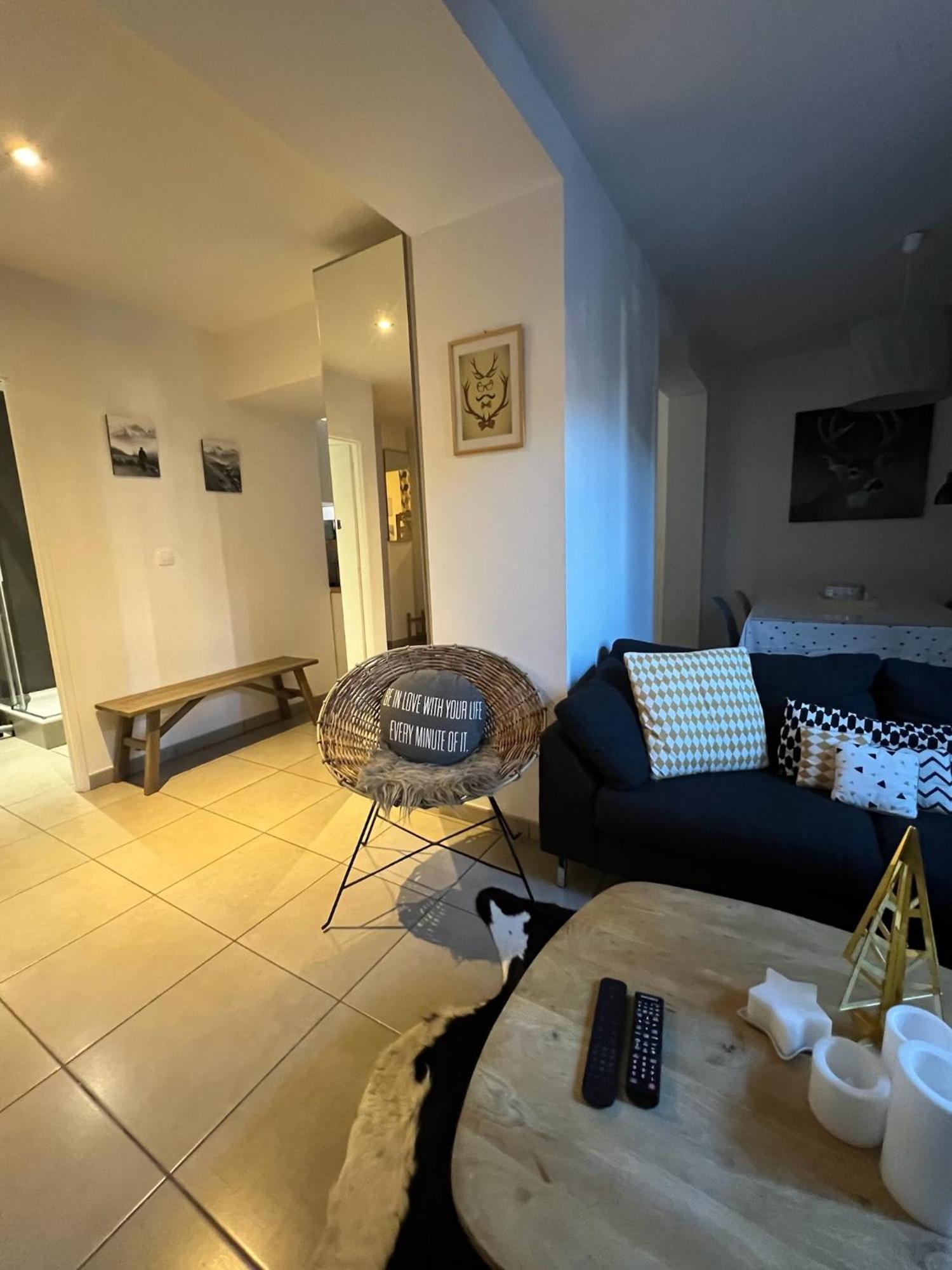 Jaune Genepi - 4 Personnes - 49M2 Et 17M2 Terrasse Valloire Buitenkant foto