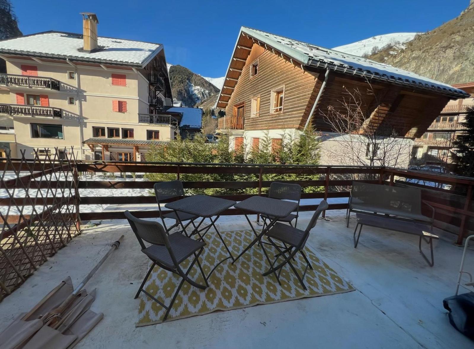 Jaune Genepi - 4 Personnes - 49M2 Et 17M2 Terrasse Valloire Buitenkant foto